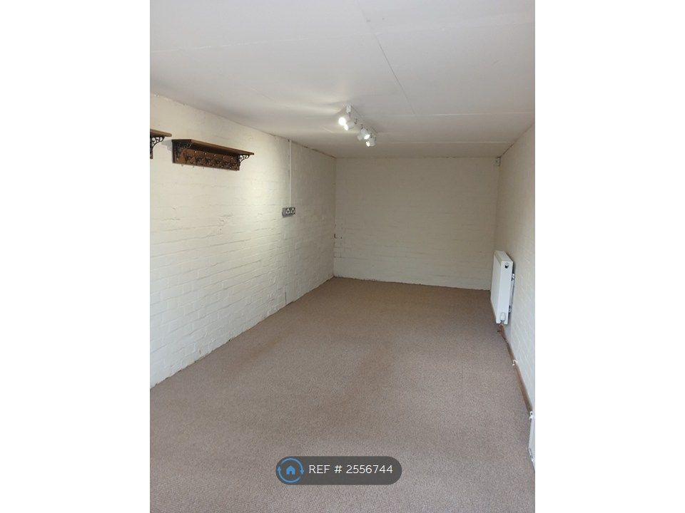 Property photo 3 of 18 Boot Room