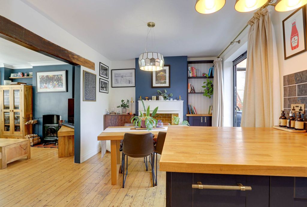 Property photo 3 of 13