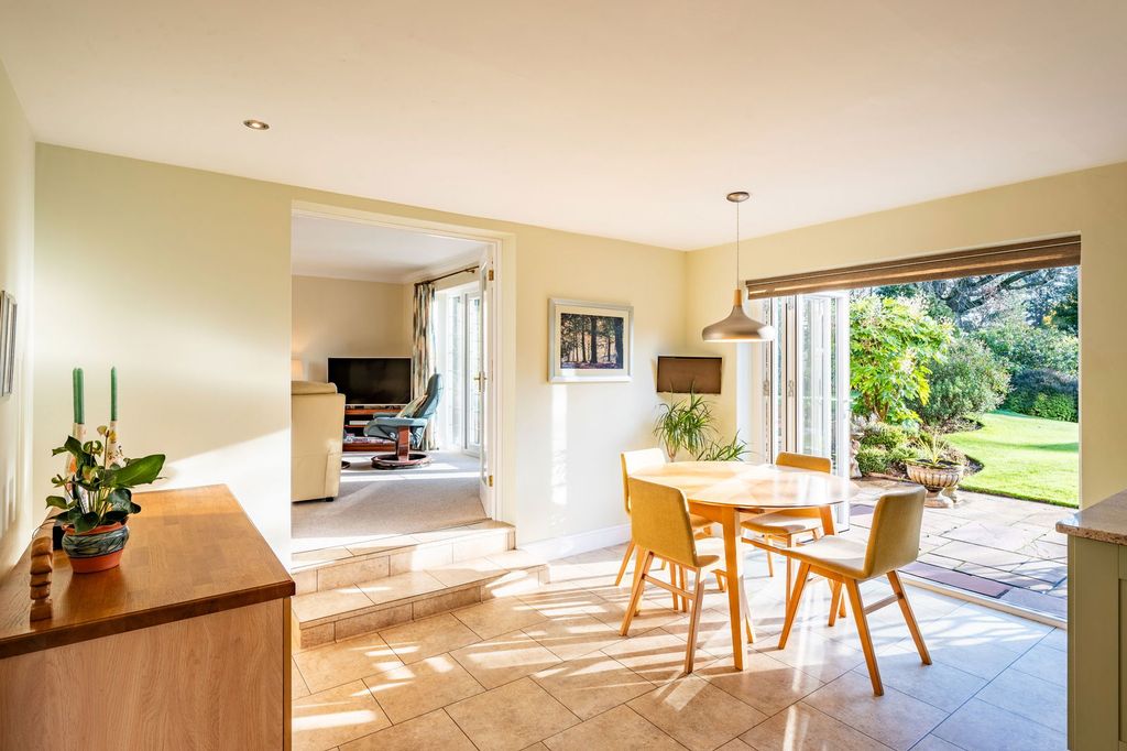 Property photo 3 of 37