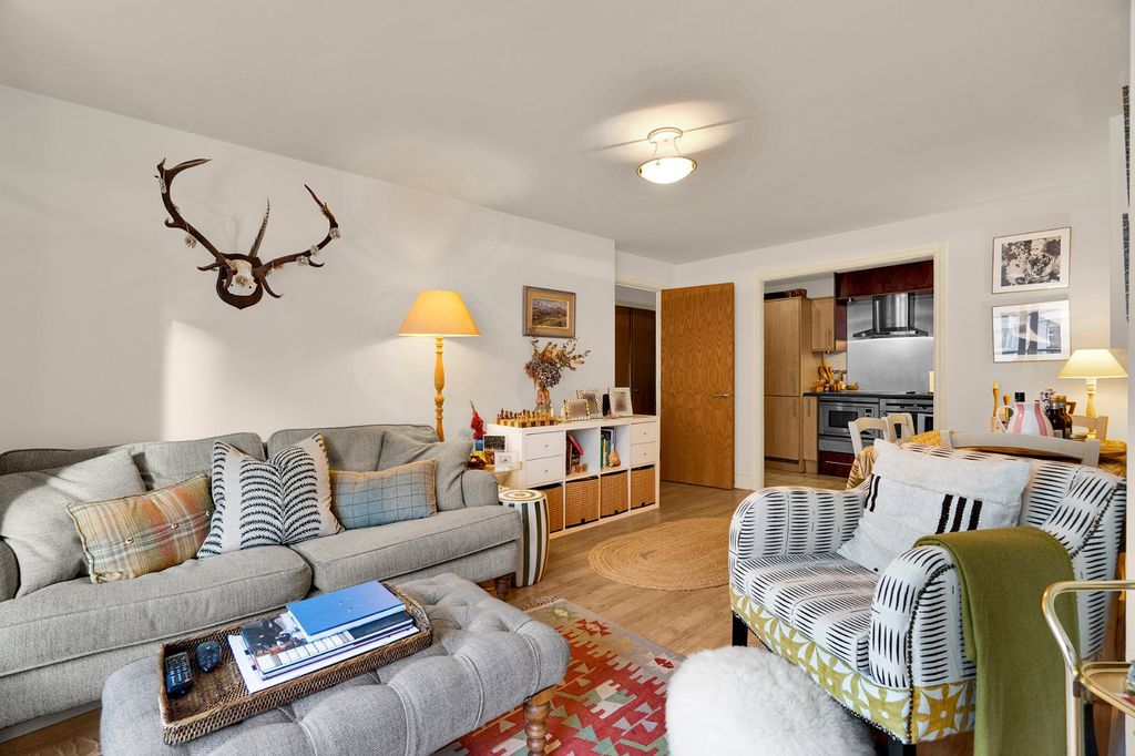 Property photo 3 of 18