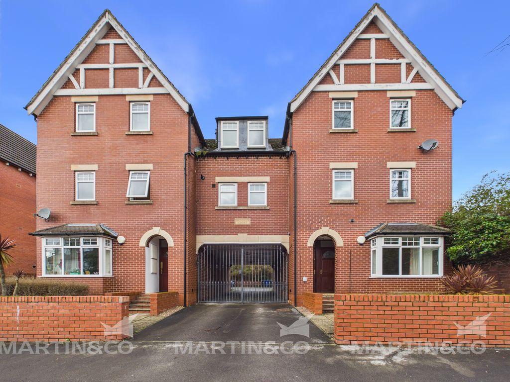 Property photo 1 of 10 Cam02406G0-Pr0577-Still009