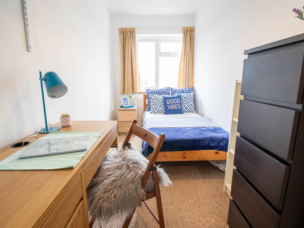 Property photo 2 of 18 1Rs-20