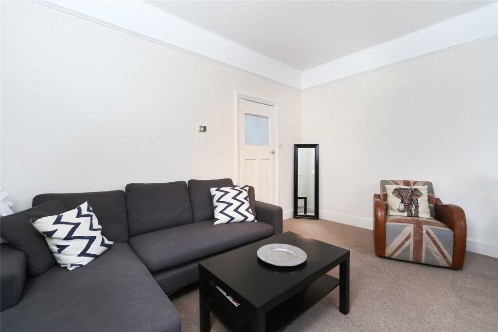 Property photo 3 of 7 Picture No. 05