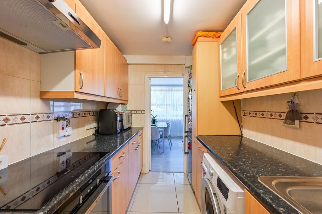 Property photo 2 of 13