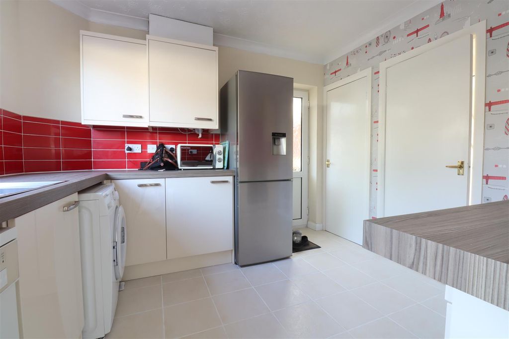 Property photo 3 of 23