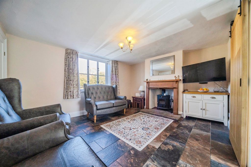 Property photo 2 of 19