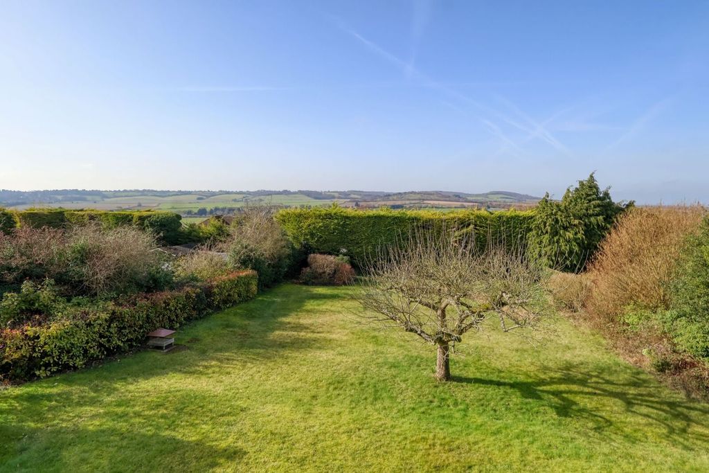 Property photo 2 of 20 Picture No. 24