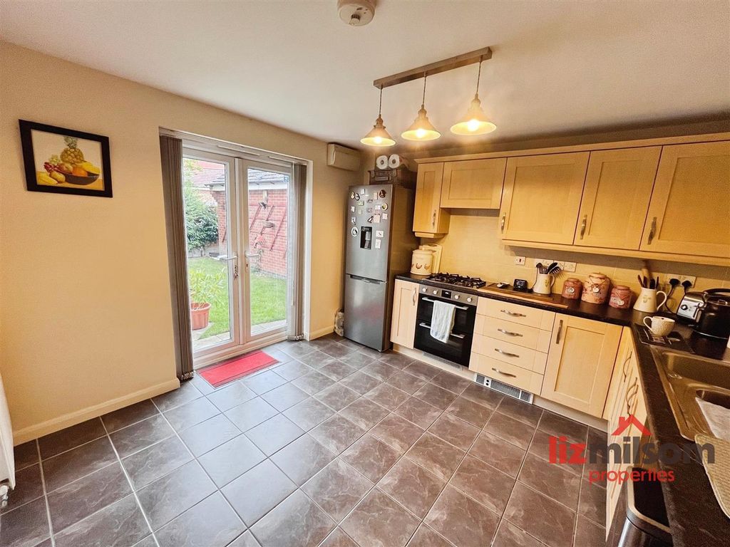 Property photo 2 of 34