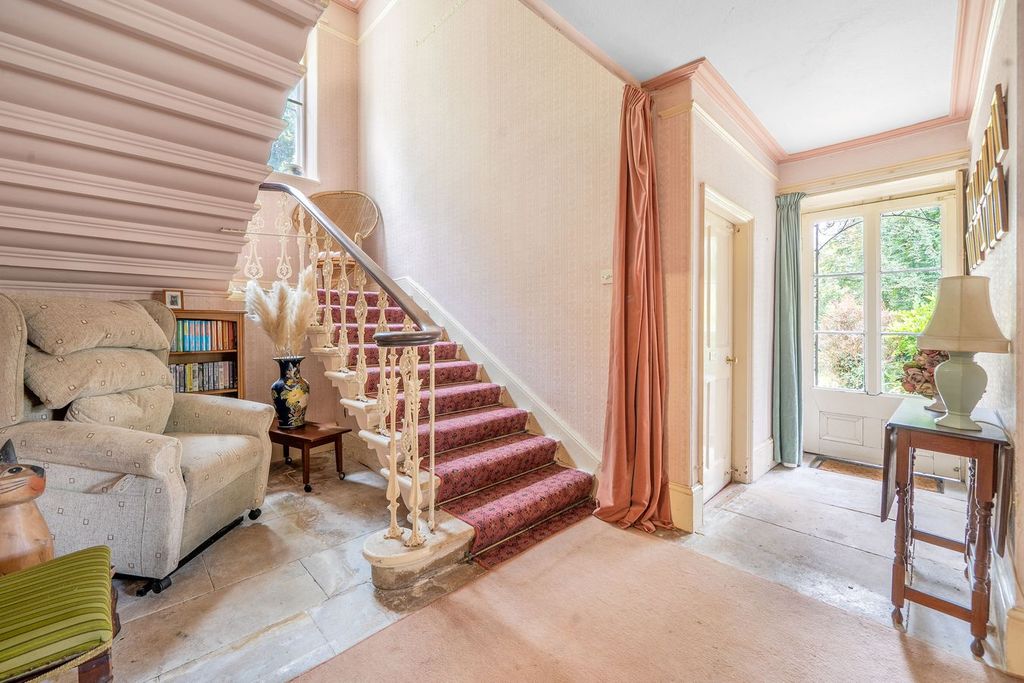 Property photo 2 of 30