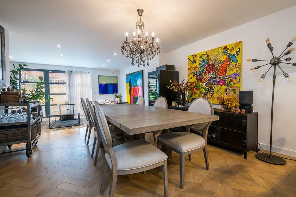 Property photo 3 of 21 Bellenden Road-40.Jpg