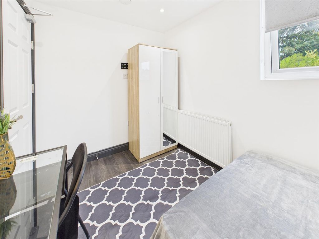 Property photo 3 of 6 Cam03736G0-Pr0195-Still005.Jpg