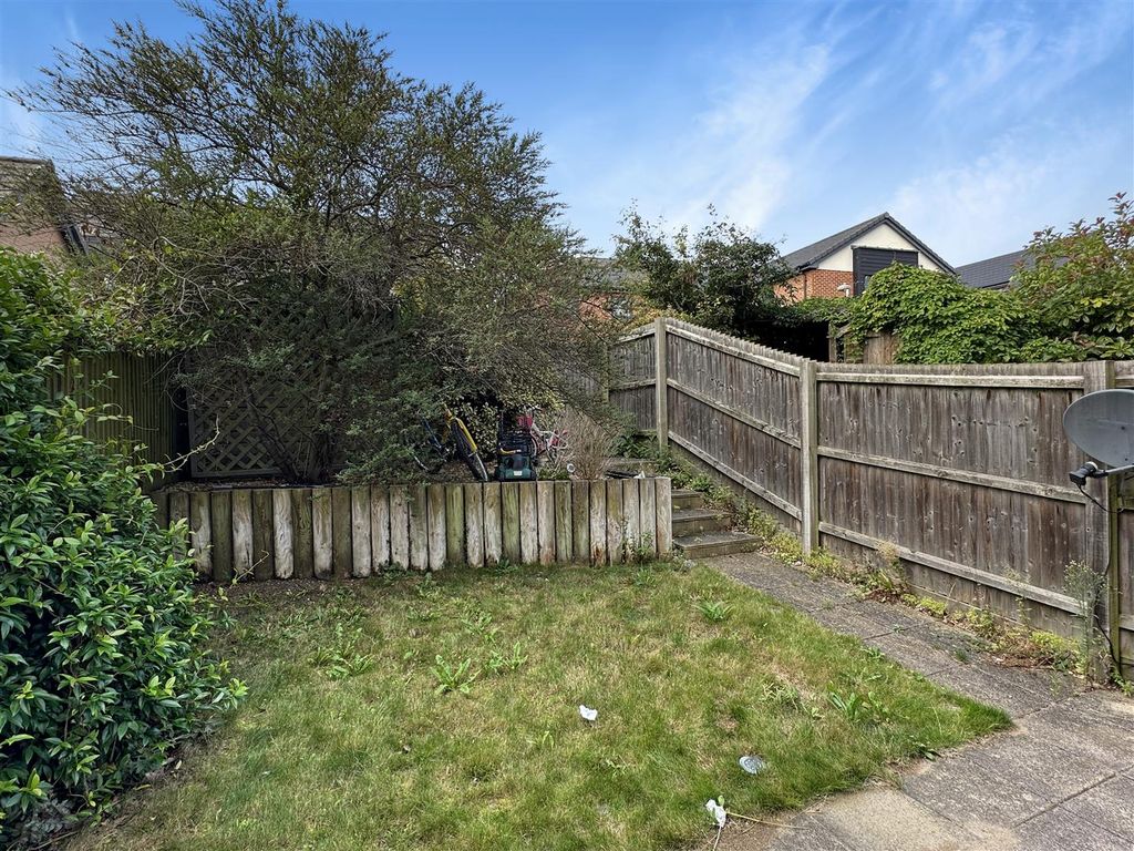 Property photo 2 of 12 Back Garden.Jpg