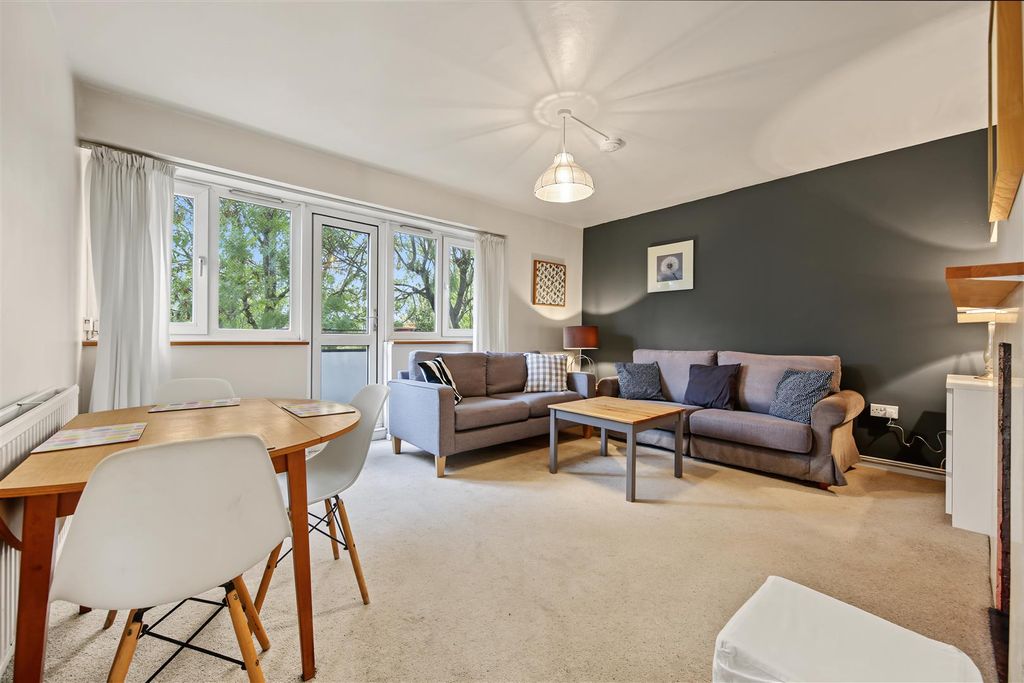 Property photo 1 of 15 16 Aldrick House Carnegie Street, London N1 0Ue-No