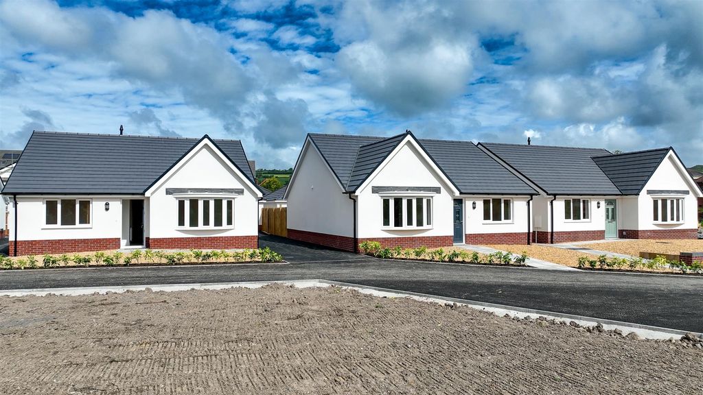 Property photo 2 of 19 Sequence 01.00_00_40_05.Still001.Jpg