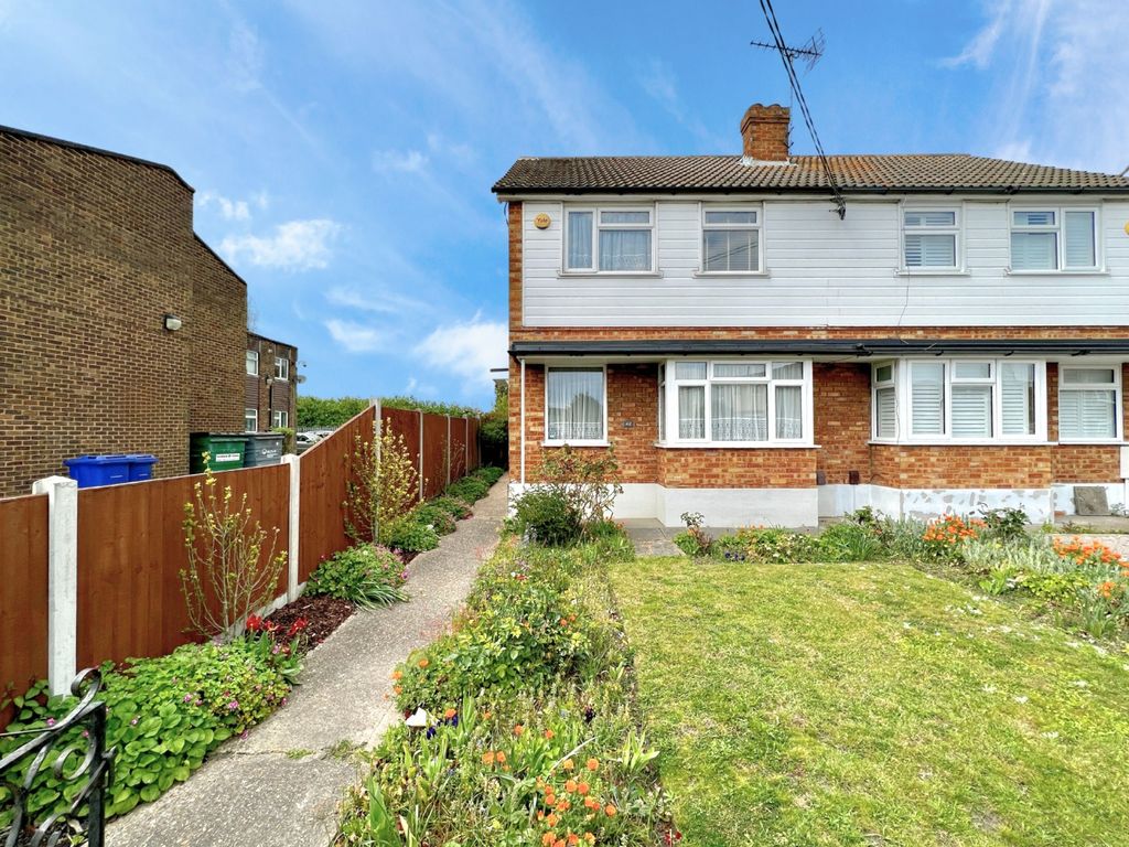 Property photo 1 of 11 1047022