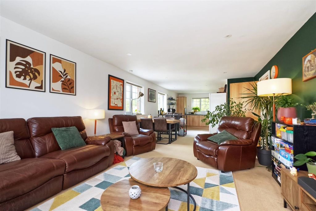 Property photo 3 of 21 12 (11).Jpg