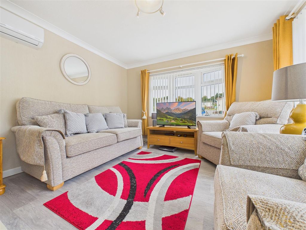 Property photo 2 of 8 Cam02453G0-Pr0202-Still001.Jpg