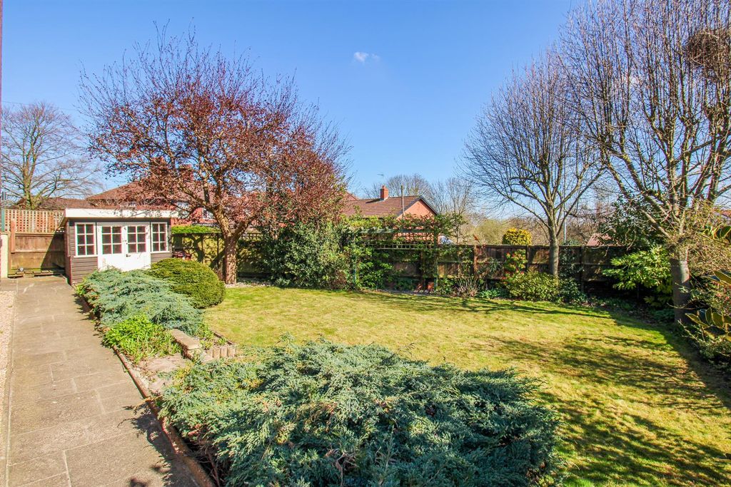 Property photo 1 of 19 Outside