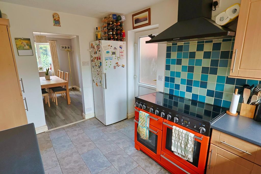 Property photo 2 of 15 Kitchen / Diner