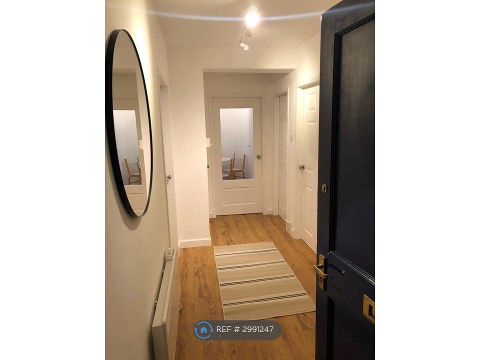 Property photo 3 of 10 Entrance Hallway