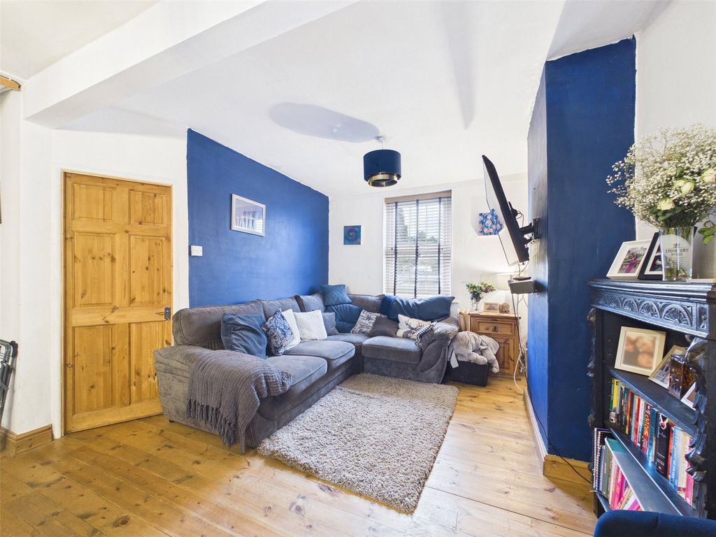 Property photo 2 of 15 Picture No. 05