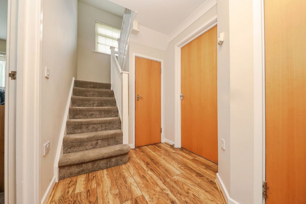 Property photo 2 of 17 Photo