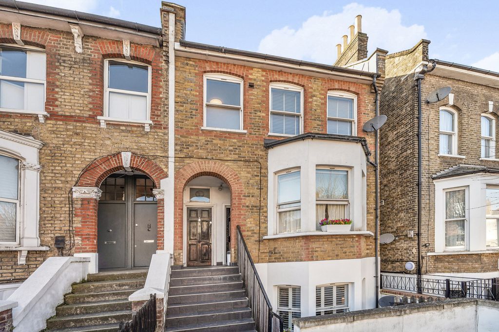 Property photo 2 of 8