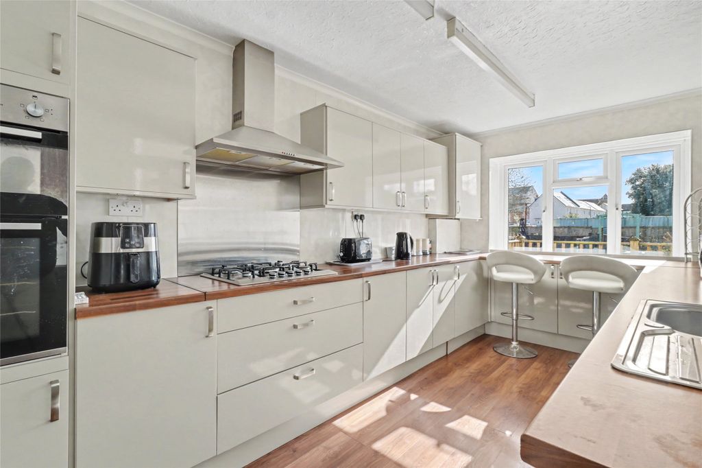 Property photo 2 of 12 2 - Picture No. 01