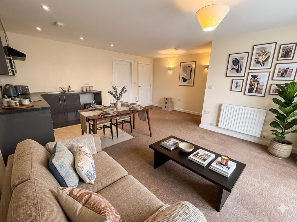 Property photo 2 of 16 Ai Dressed Rooms