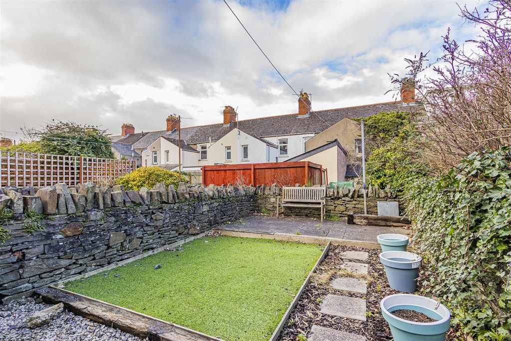 Property photo 2 of 18 Keppoch Street 99-2.Jpg