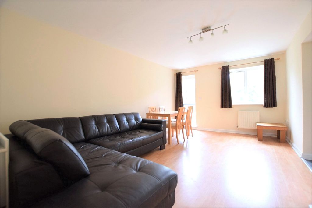 Property photo 2 of 7 Living Room