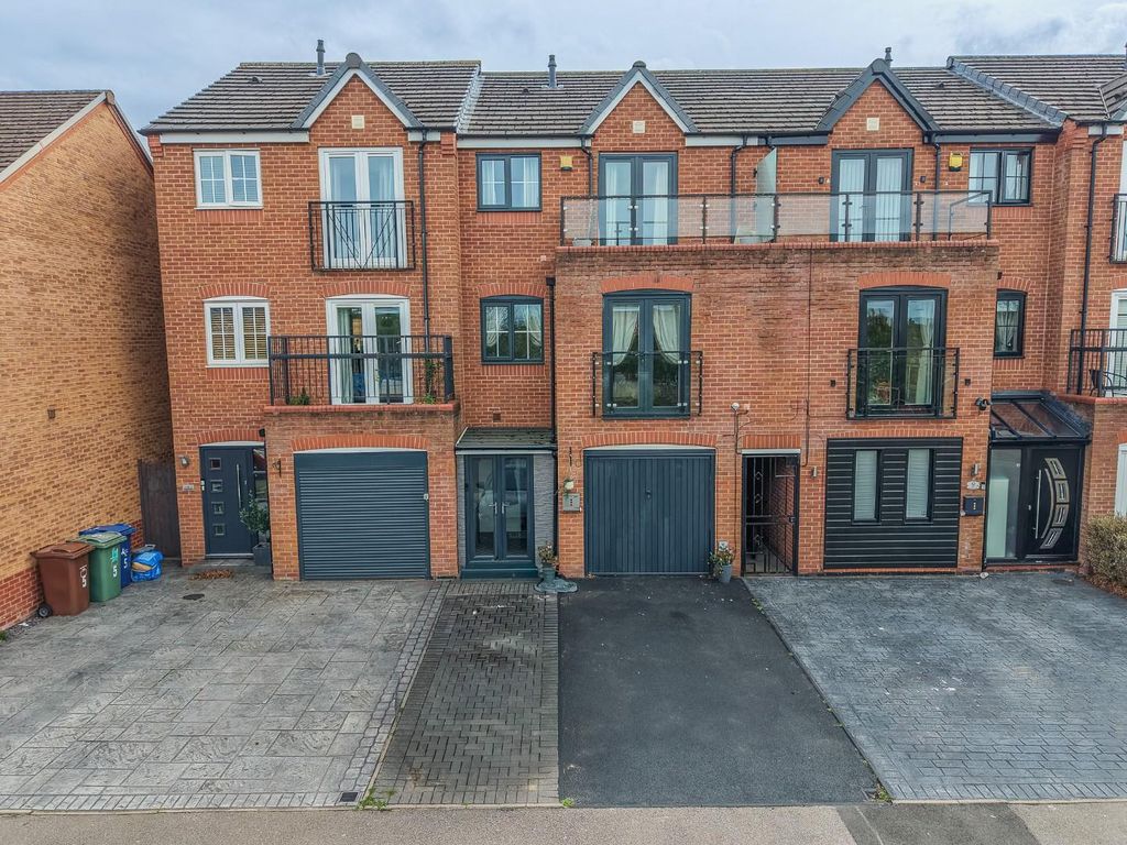 Property photo 1 of 39 Dji_Fly_20260907_124536_0183_1788782613872_Photo.J