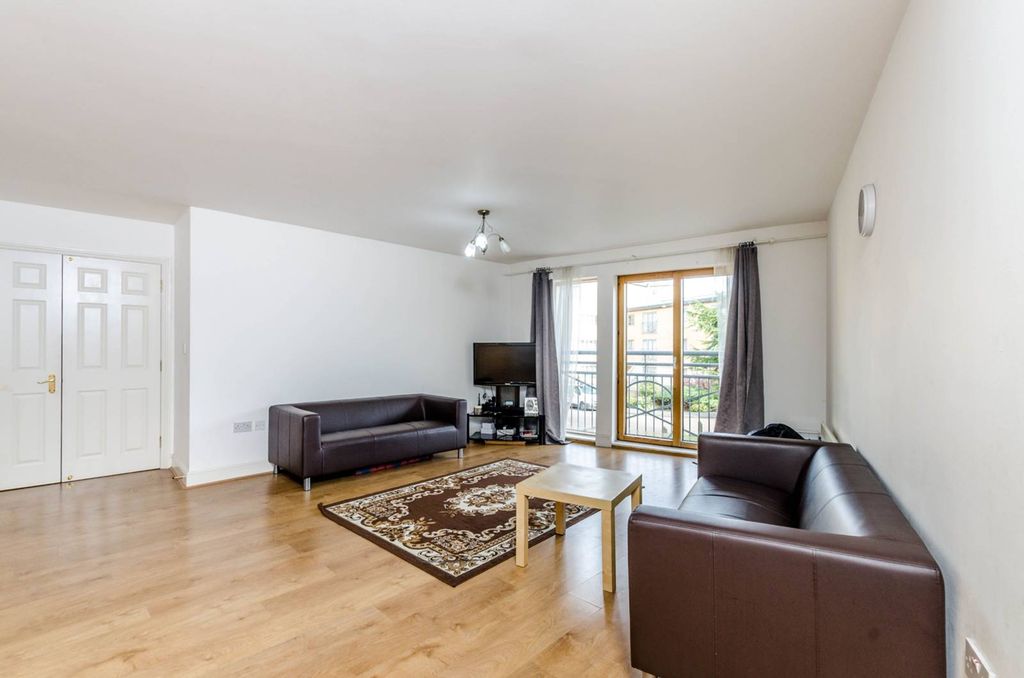 Property photo 1 of 3