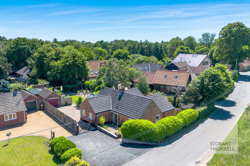 Property photo 2 of 35 Front Aerial