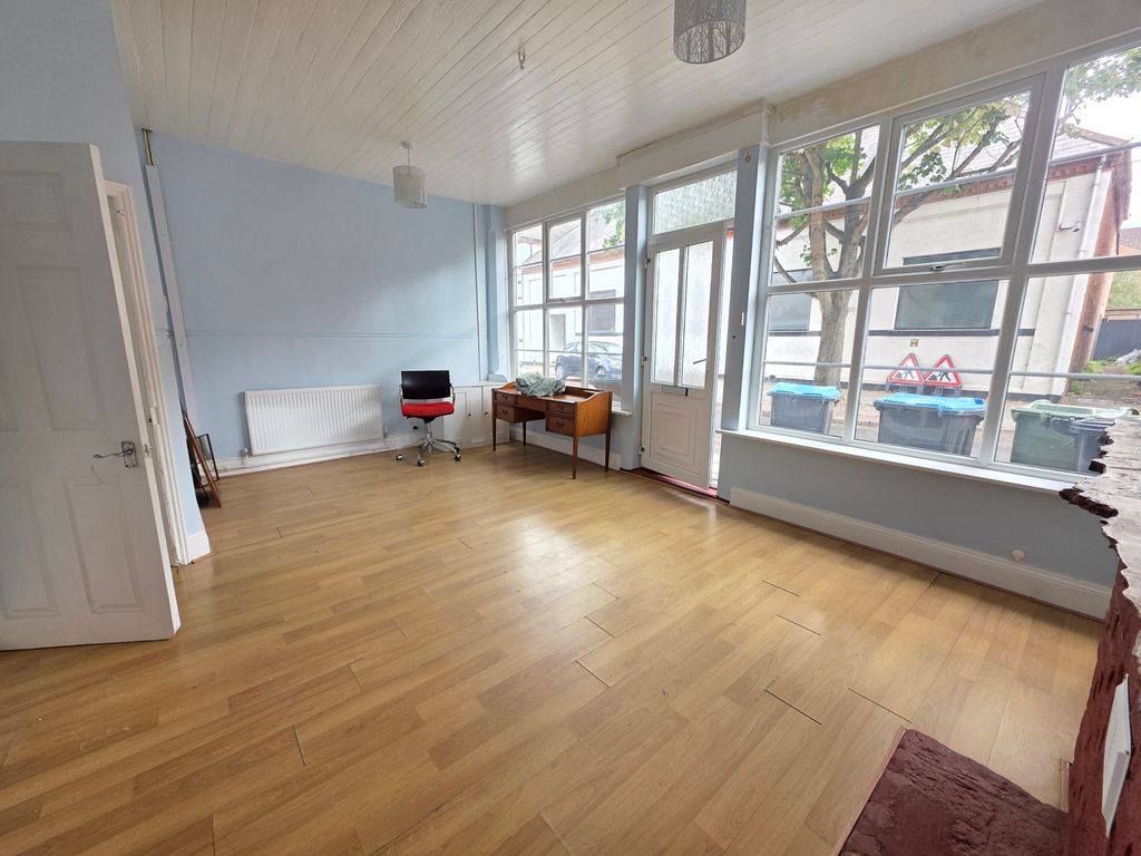 Property photo 3 of 18