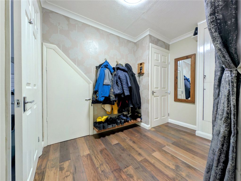 Property photo 2 of 23 Picture No. 12