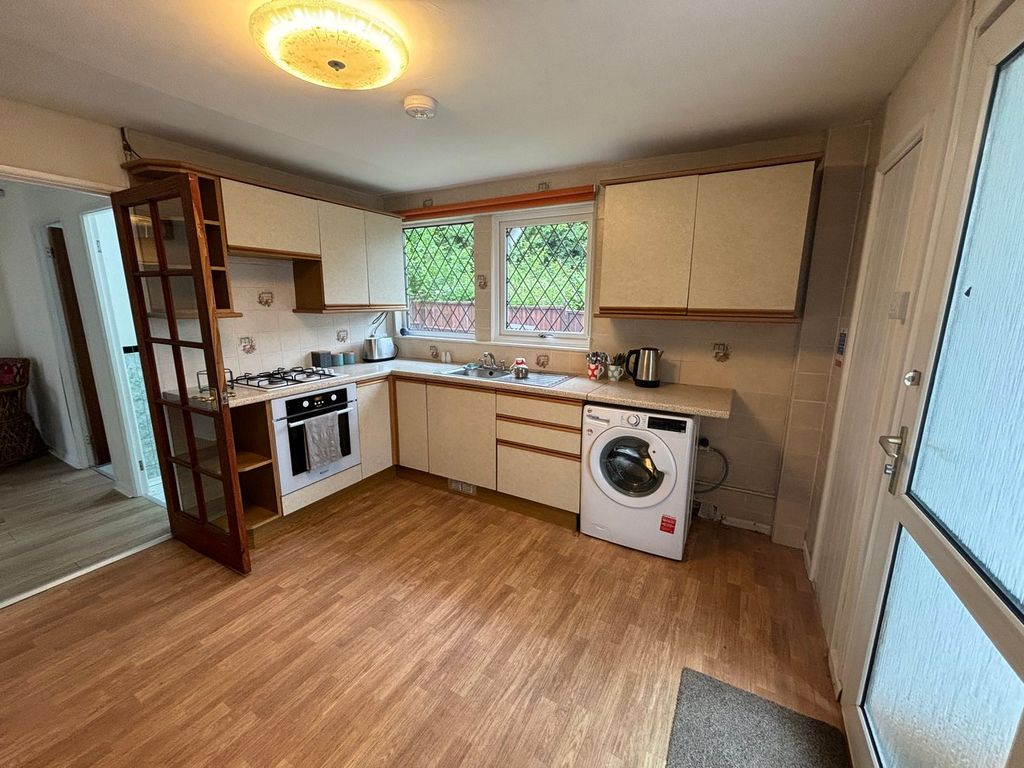 Property photo 3 of 16