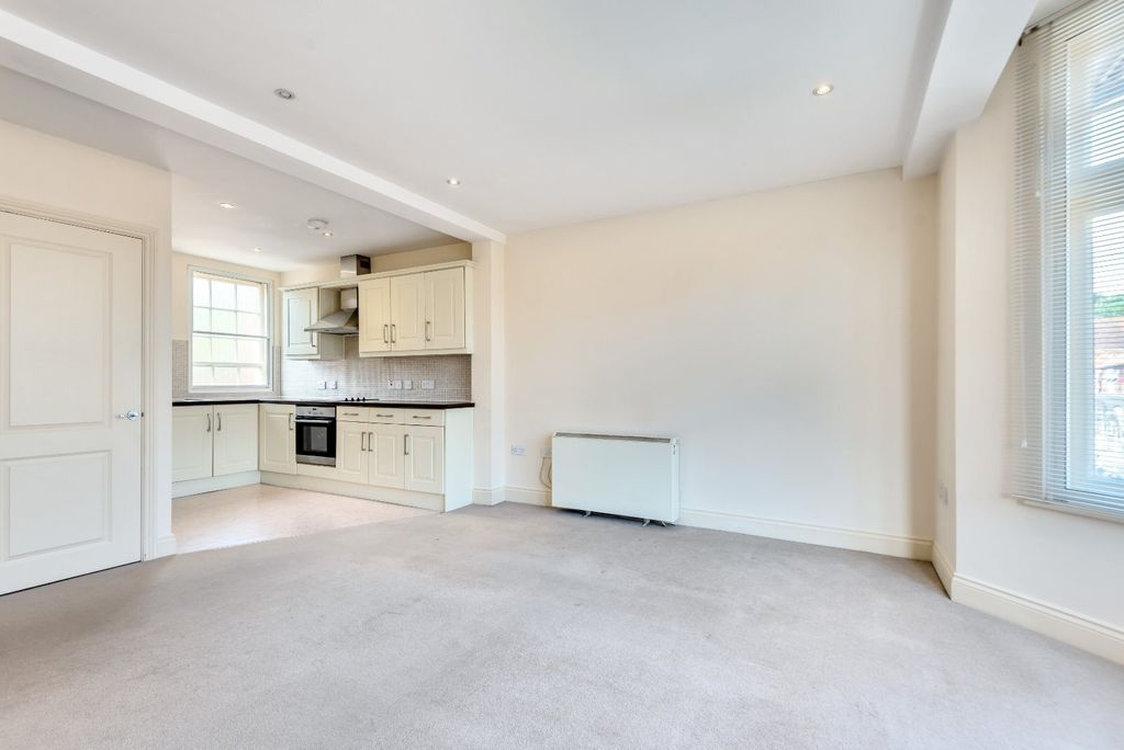 Property photo 2 of 10 Open Plan