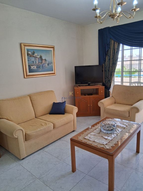 Property photo 2 of 36