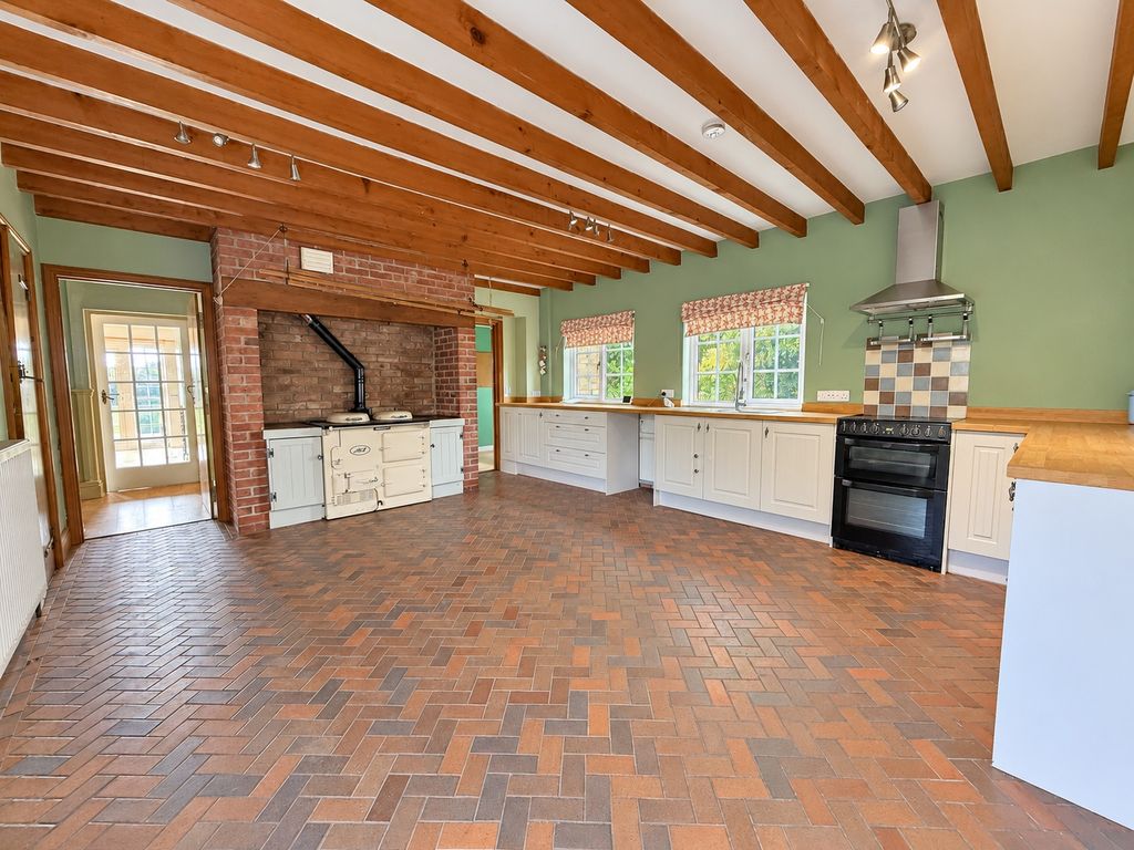 Property photo 3 of 23