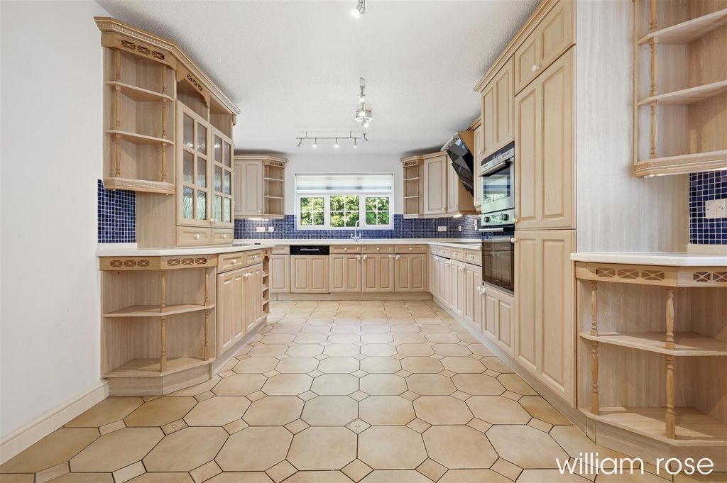 Property photo 3 of 24 12_Img_9027.Jpg