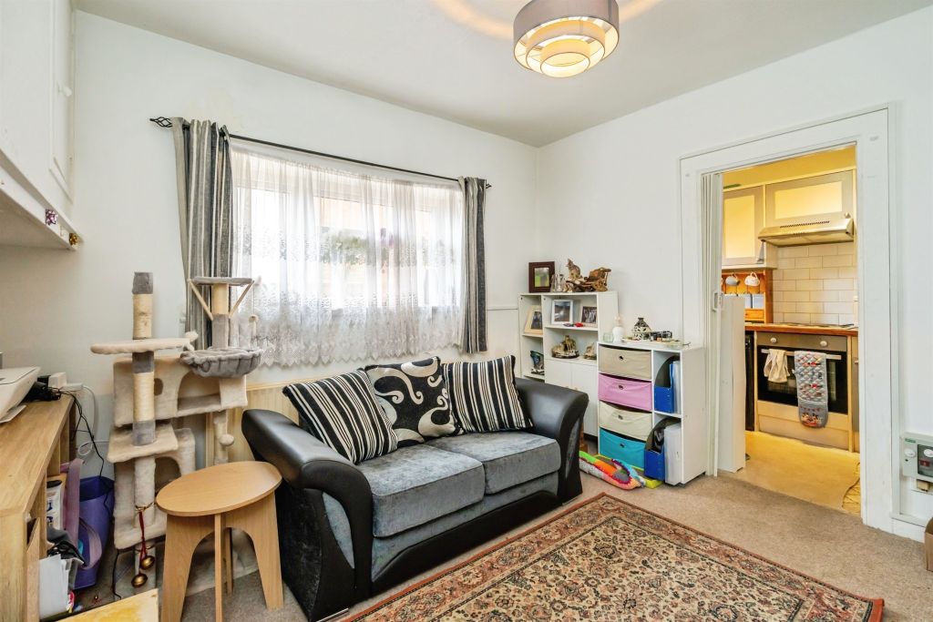 Property photo 2 of 8