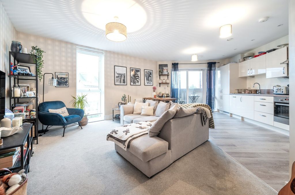 Property photo 3 of 12