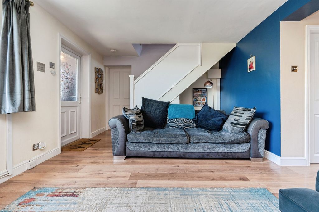 Property photo 2 of 30