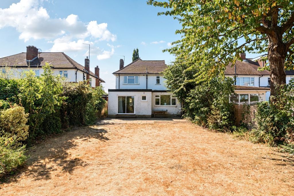 Property photo 3 of 16 Picture No. 10
