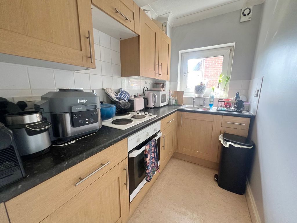 Property photo 2 of 7 Picture No. 14
