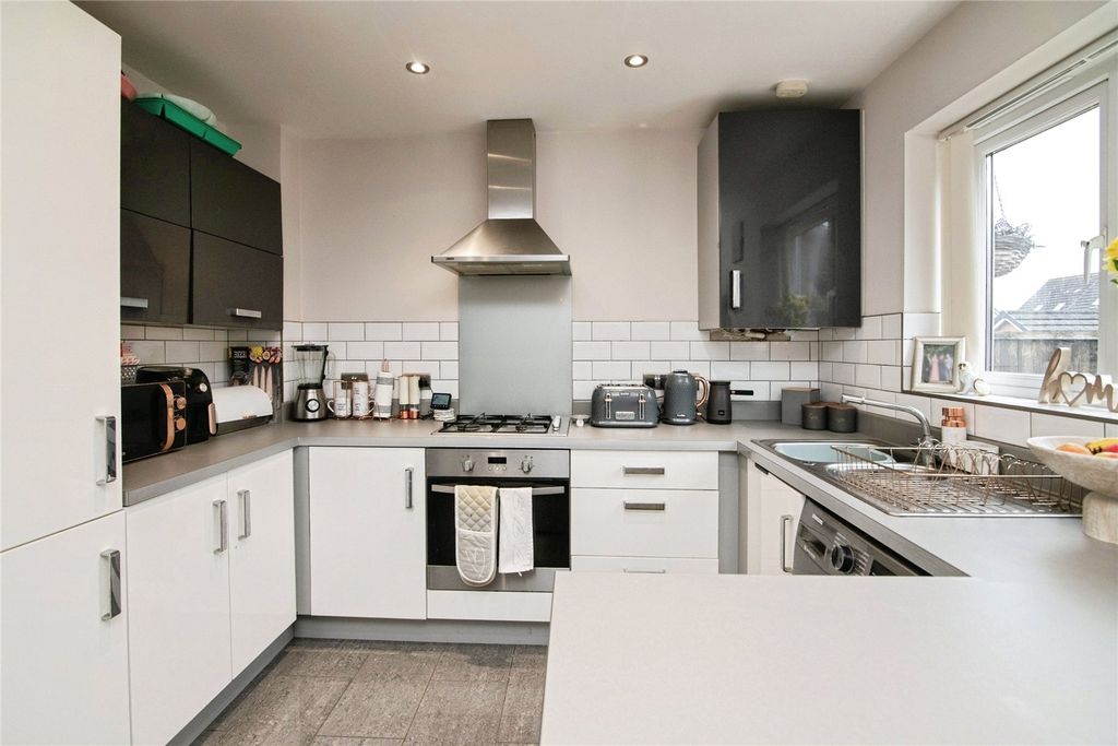 Property photo 3 of 23 Picture No. 20