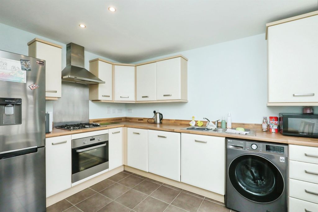 Property photo 3 of 19