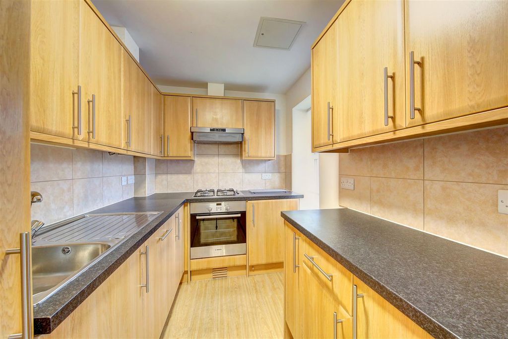 Property photo 2 of 8 1_Nelson_Court_319_Garratt_Lane_Image6_12406_4.Jpg