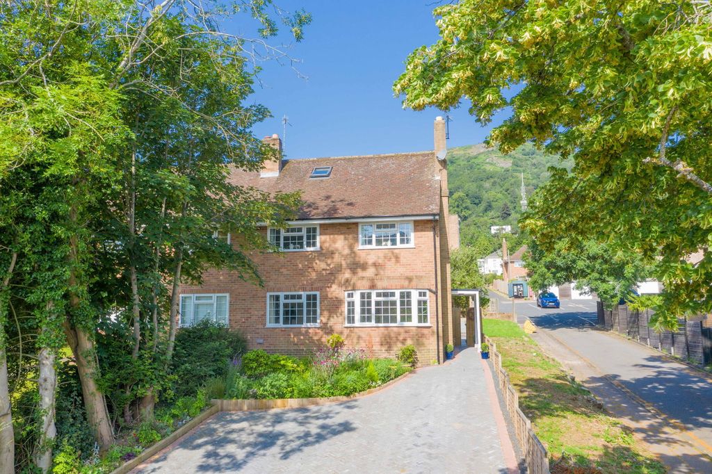 Property photo 1 of 39